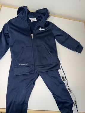 Nike Navy & White Kids Therma-FIT Hoodie and Track Pants